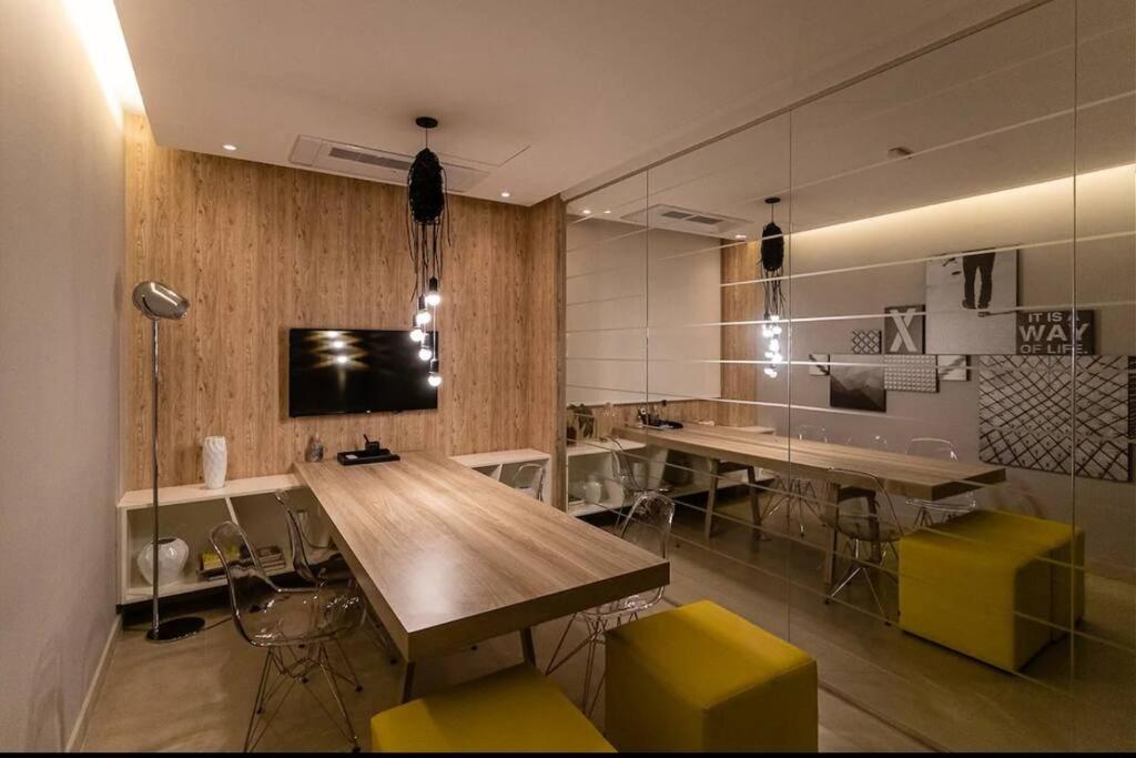 Apartamento 1509 Setin - Metro Se - Sacada/vista/andar Alto São Paulo
